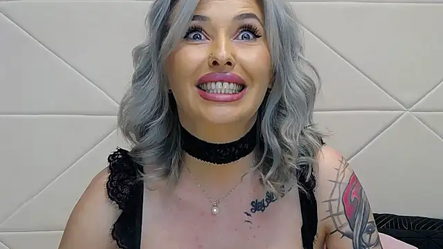 IssaSmith's Webcam Show