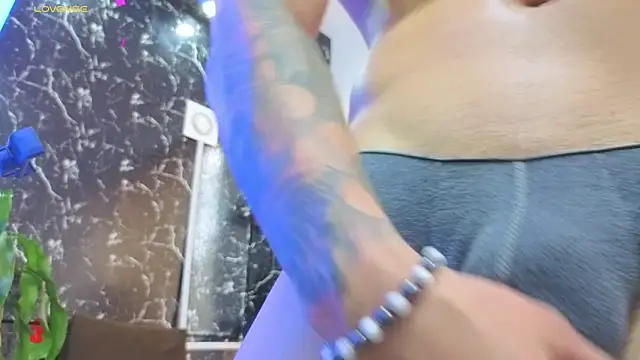 Alexander_ferre 网络视讯表演