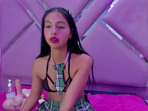 แชท XXX สดของ CloeMorenti_