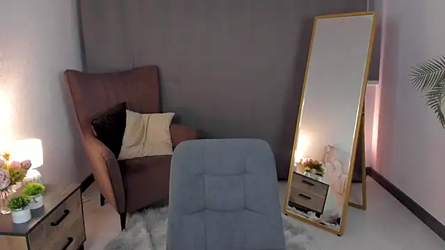 Chat +18 de LeticiaRomano ao vivo