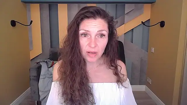 EllaLong's Live XXX Chat