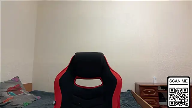 Pertunjukan Kamera Web Hard_to_Obey