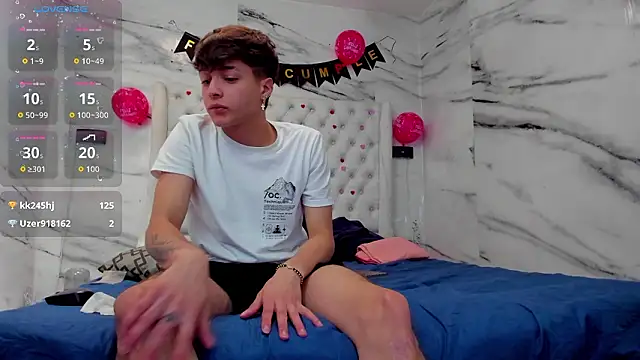 Czat XXX na żywo – Ari_and_Storm