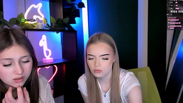 Chatroom XXX en direct de arianaa_cat