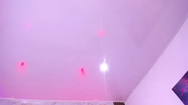 AbrilQuintana_ লাইভ XXX চ্যাট