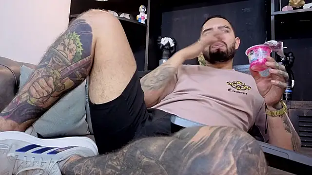 matteosantos' Live XXX Chat