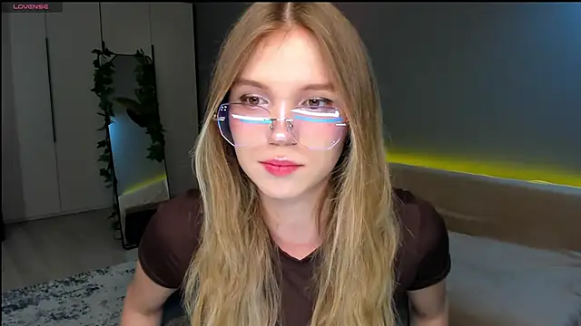 linakorvin: онлайн-секс-чат