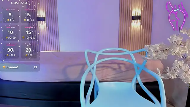 LaylaEmber 现场XXX聊天