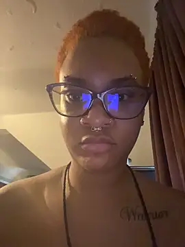 Živý XXX chat nickytheehawtie