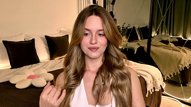 Chatroom XXX en direct de RozzitaBedberry