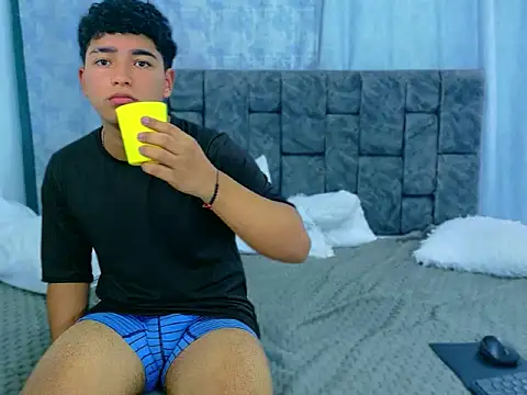 Brandon_Wesly Live XXX-chat