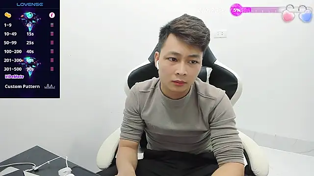 Naughty___asian 在線直播表演