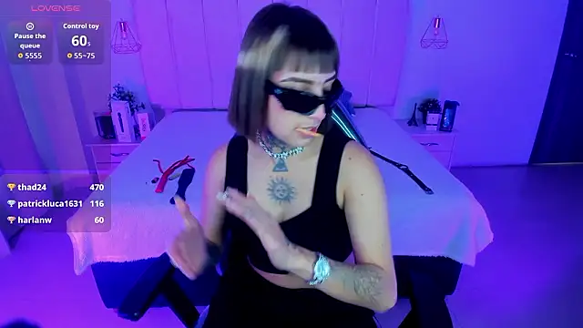 Gyal_8_ élő XXX-chatje