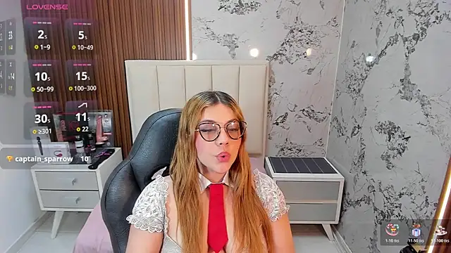 XXX chat uživo modela trixiebrow1
