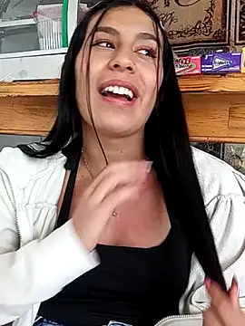 XXX chat uživo modela charlottte_wh