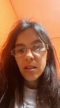 rposhta1991 Adlı Modelin Canlı XXX Sohbeti