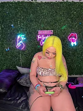 RenaThickAss élő XXX-chatje