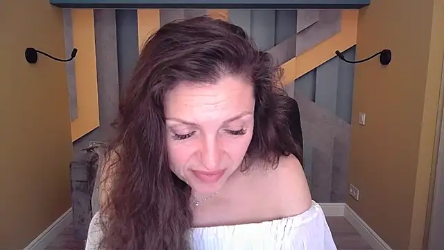 EllaLong's Live XXX Chat