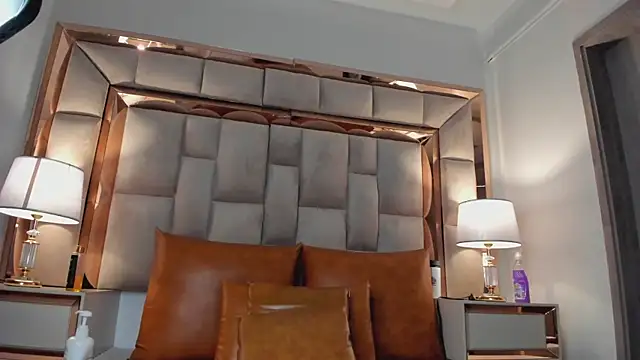 ValentinaBreats élő XXX-chatje