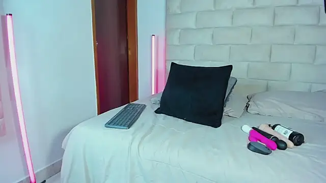 Živý XXX chat HollyGrey_