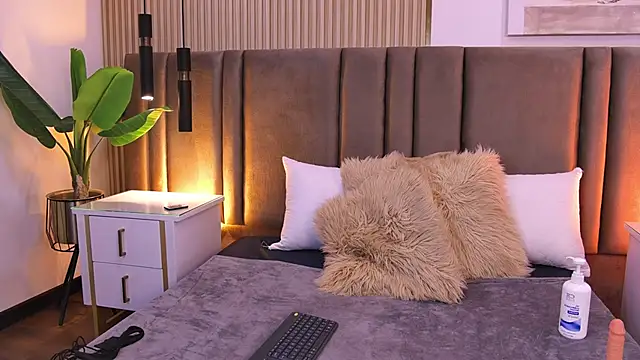 SaraLugo's Live XXX Chat