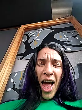 rebekka_simpson Adlı Modelin Canlı XXX Sohbeti