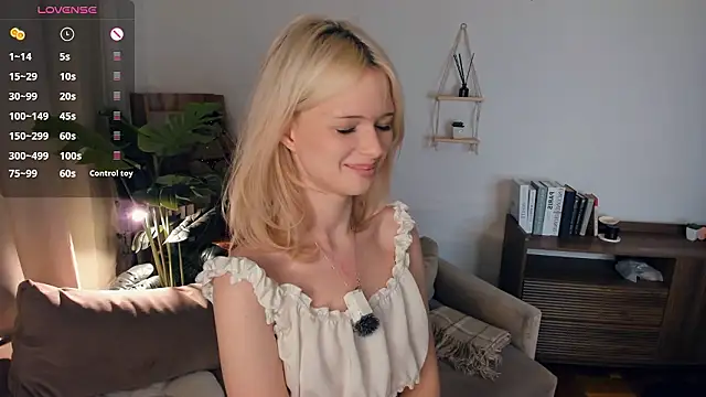 LaureMestler Show in webcam