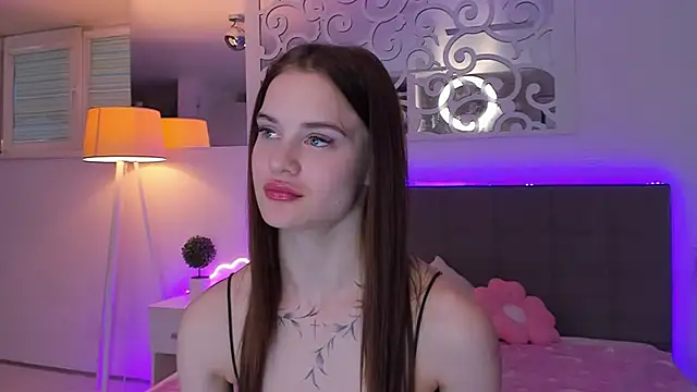 LuisaClover's Live XXX Chat