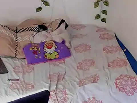 chloe_kisses' Live XXX Chat