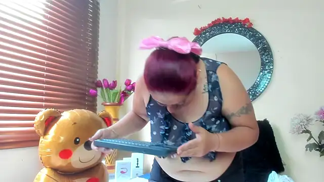 Maye_Milf_: онлайн-секс-чат