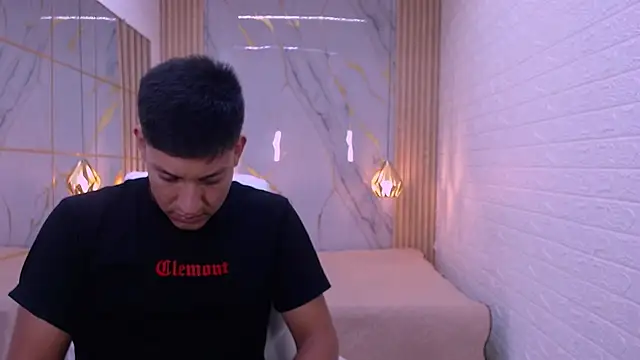 DominantBoy4 webcam show