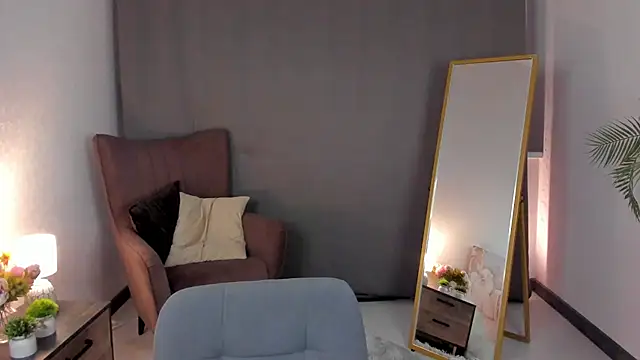 XXX chat uživo modela LeticiaRomano