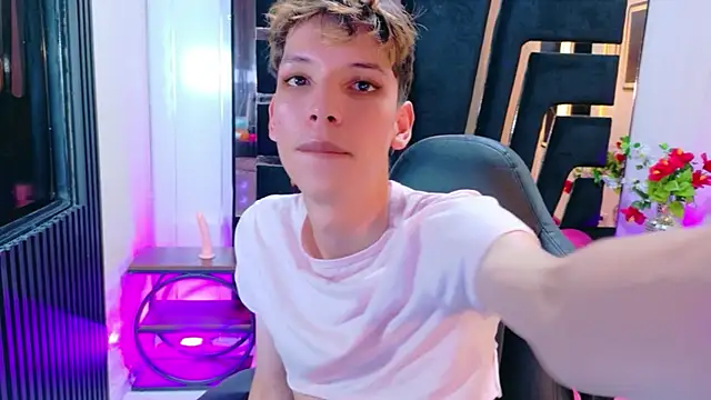 Stefany_PiInk Show in webcam