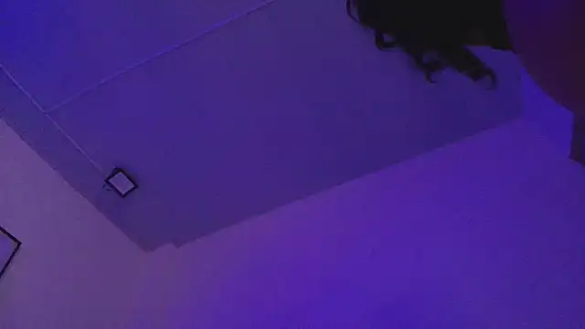 Maddie_T18 Adlı Modelin Canlı XXX Sohbeti