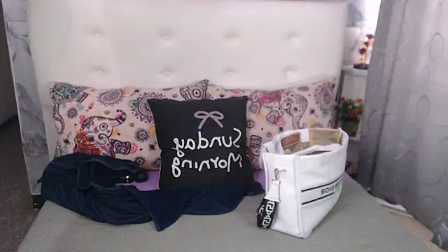 Онлайн чат XXX Nicolelewllss