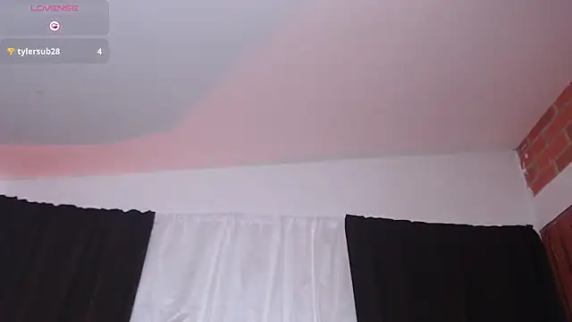 Онлайн чат XXX AGATHAA_WHITE