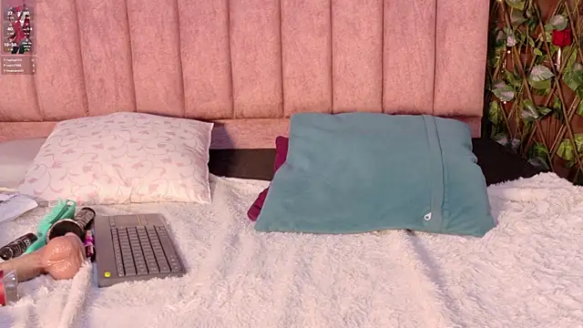 MiaJanss' Live XXX Chat