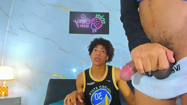 Spicy_guys 现场XXX聊天