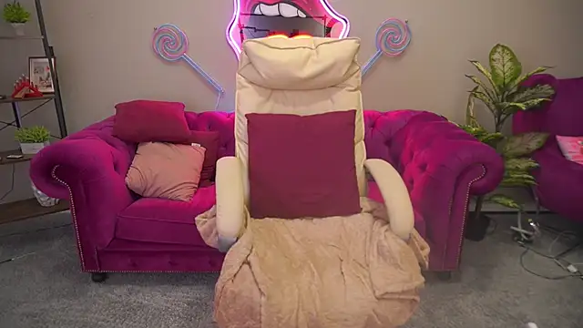 Chatroom XXX en direct de BellaLaPetit