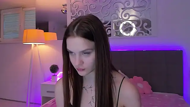 LuisaClover's Live XXX Chat