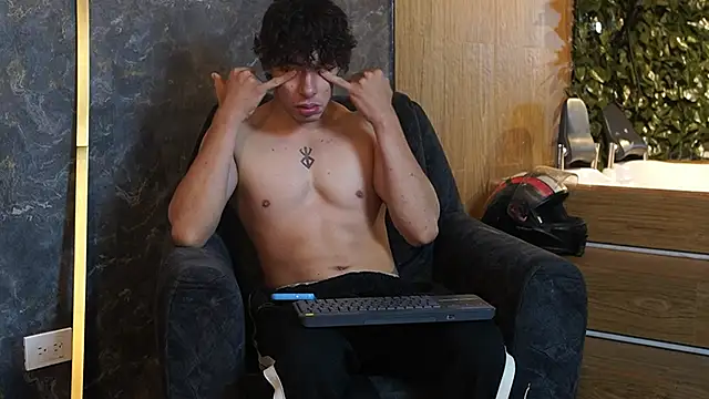 Chris_Evanss' Live XXX Chat