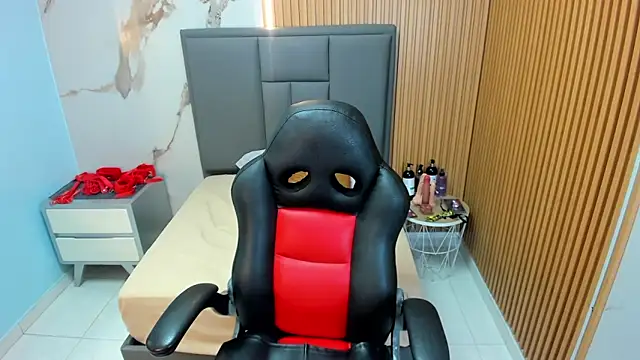 KORINASANTOS' Live XXX Chat