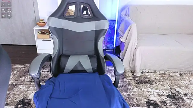 AnacondaOnn's Live XXX Chat