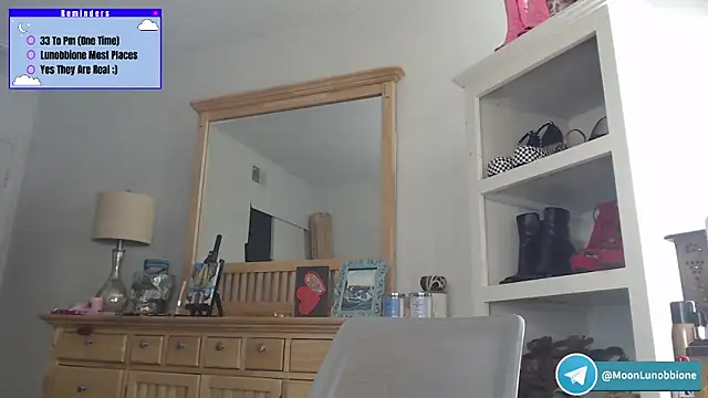 Lunobbione: διαδικτυακό σόου στην κάμερα