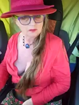 Hot-Muci: απευθείας συνομιλία ΧΧΧ