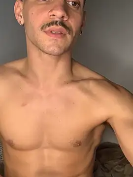 Show modela Manugic19 na web-kameri