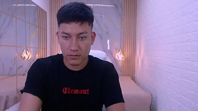 Show modela DominantBoy4 na web-kameri