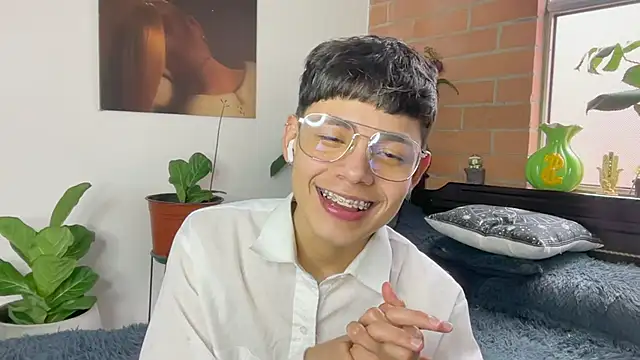 Andy_Belier23 Adlı Modelin Canlı XXX Sohbeti