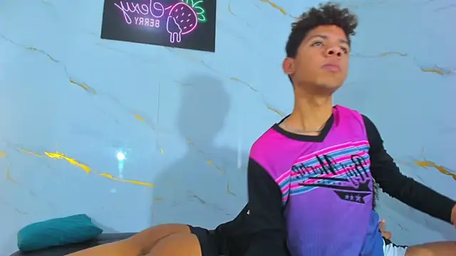 Spicy_guys Adlı Modelin Web Kamerası Şovu