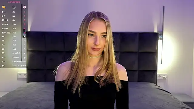 GoldieHarrington's Live XXX Chat